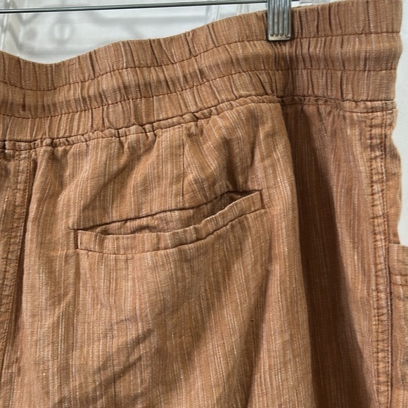 Athleta Cabo Linen Textured 4" Elastic Waist Shorts in Toasted Ochre - 24 - Picture 3 of 8
